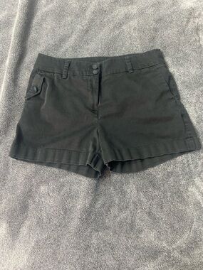 Woman’s H&M Black Double-Button Chino Shorts‎ Size 8